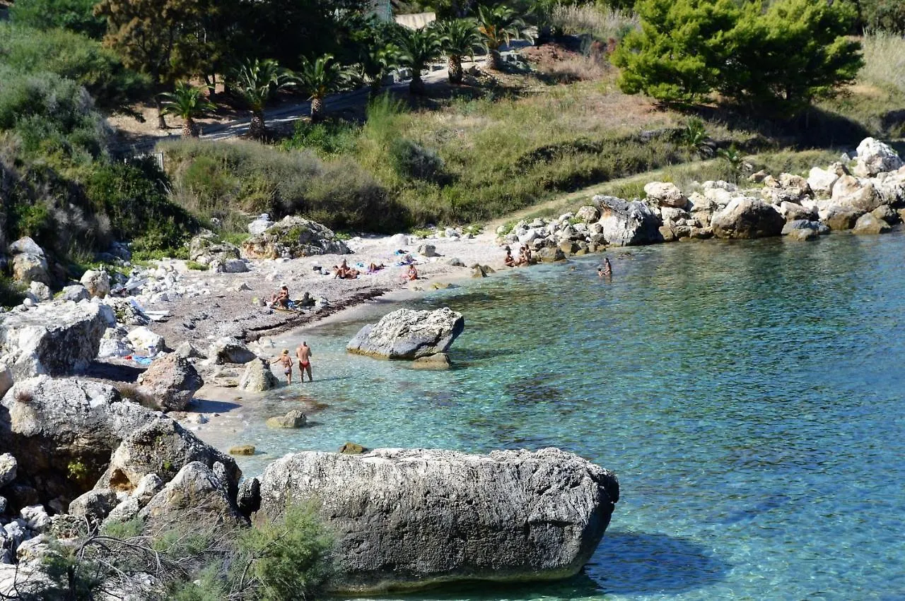 Villa Punta Pispisa 卡斯泰拉马莱 意大利